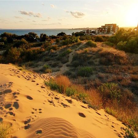 Chateau Del Marina Apart Complex Aparthotel Nesebar Bagian luar foto