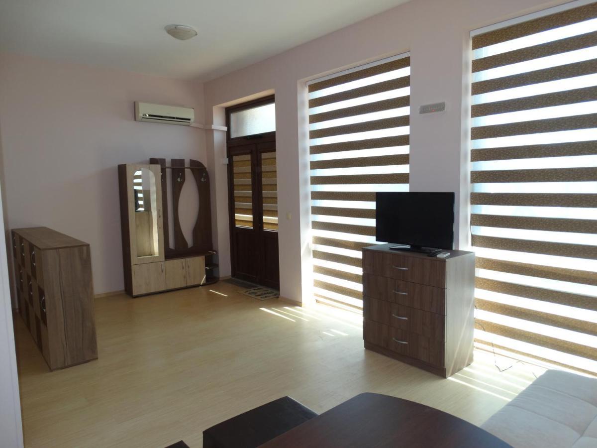 Chateau Del Marina Apart Complex Aparthotel Nesebar Bagian luar foto