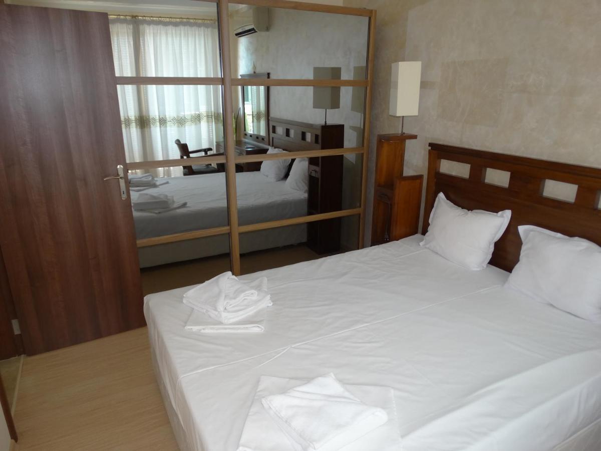 Chateau Del Marina Apart Complex Aparthotel Nesebar Bagian luar foto