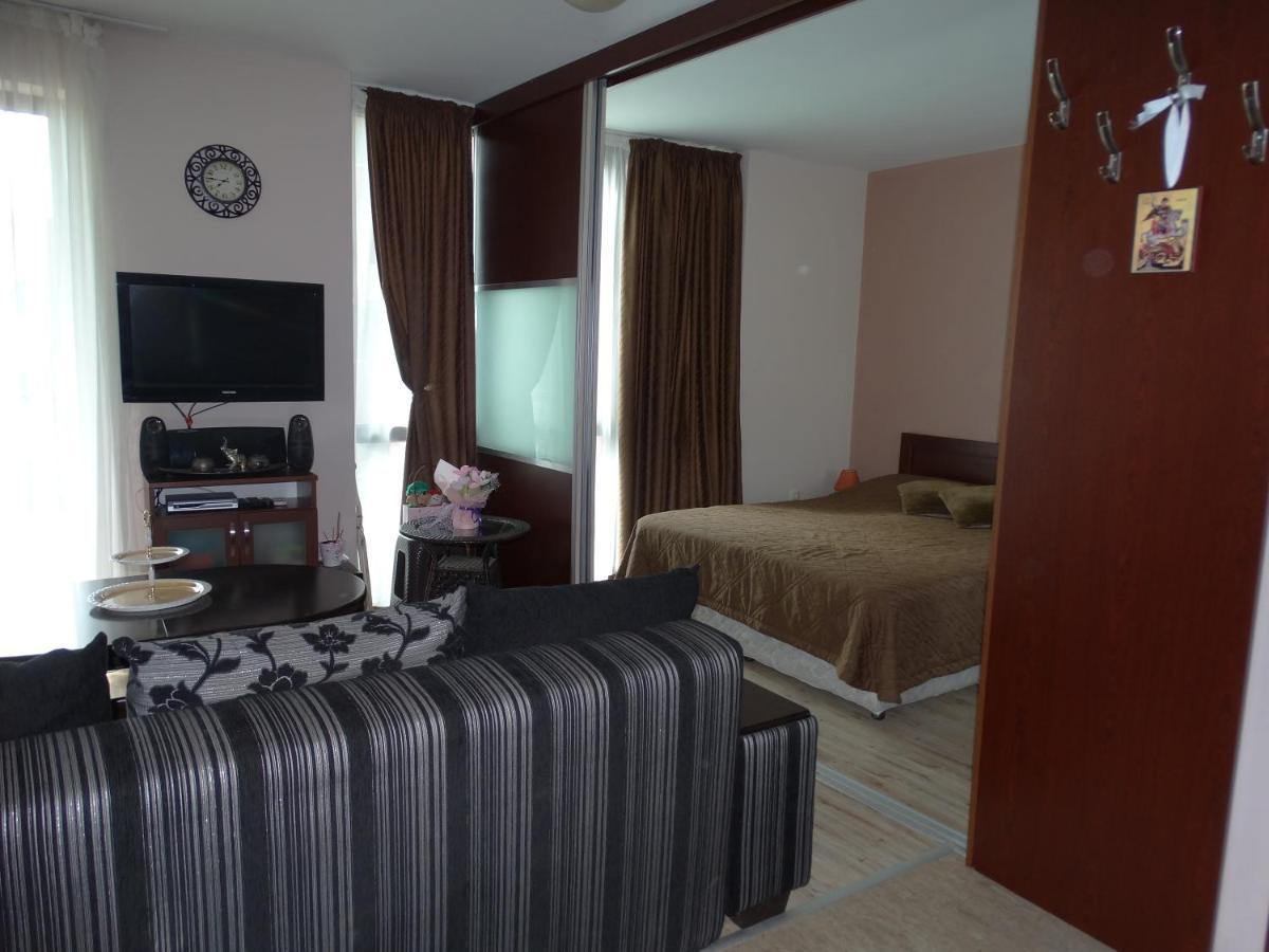 Chateau Del Marina Apart Complex Aparthotel Nesebar Bagian luar foto