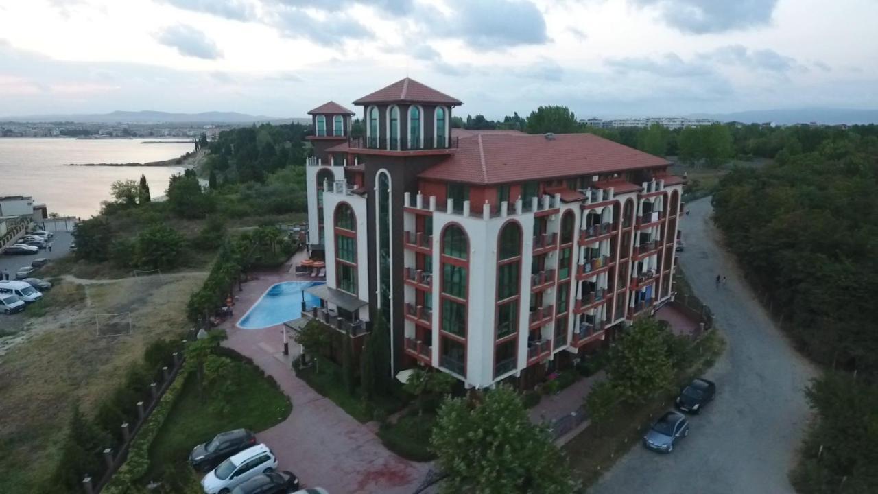 Chateau Del Marina Apart Complex Aparthotel Nesebar Bagian luar foto