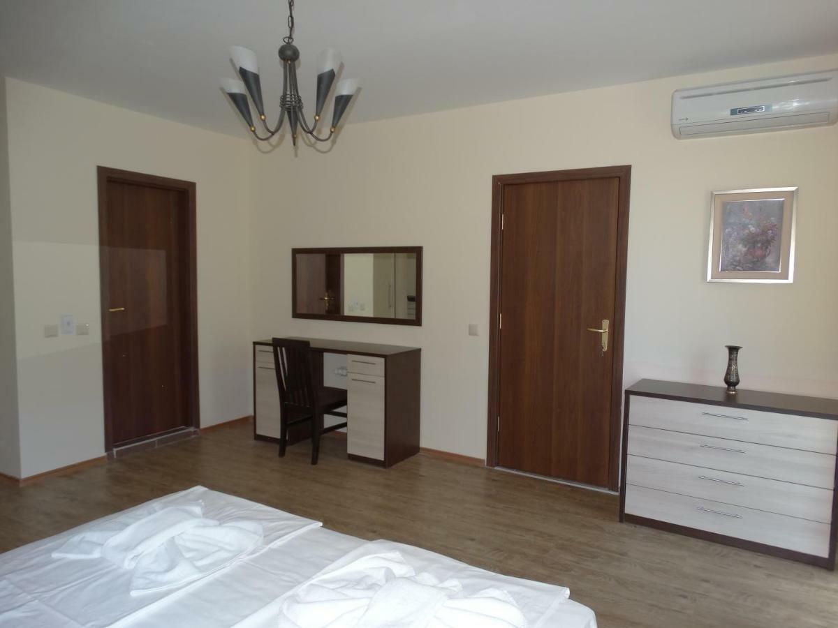 Chateau Del Marina Apart Complex Aparthotel Nesebar Bagian luar foto